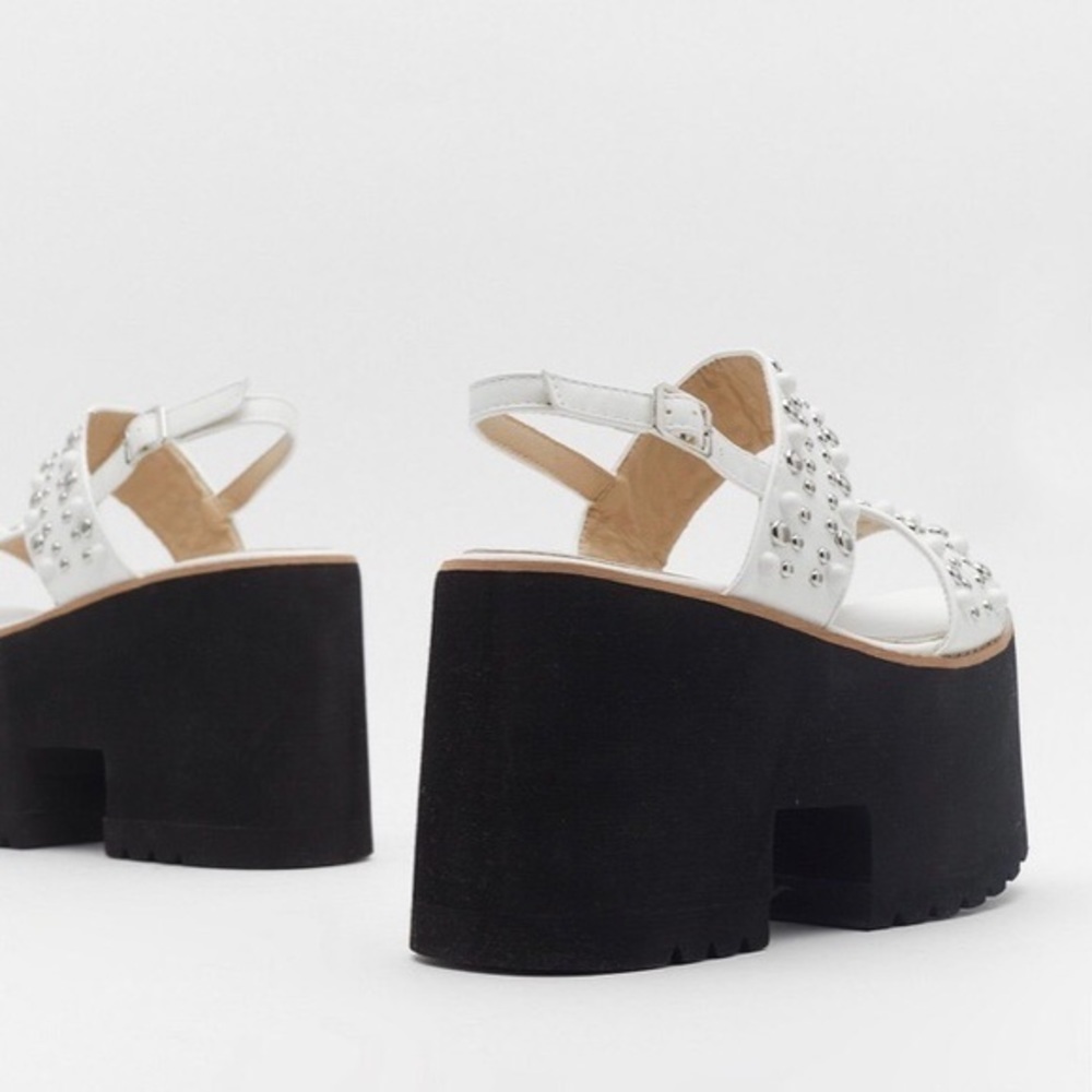 Nasty Gal Studded 2 Part Chunky Sandals Sz 6, NIB - Picture 4 of 4